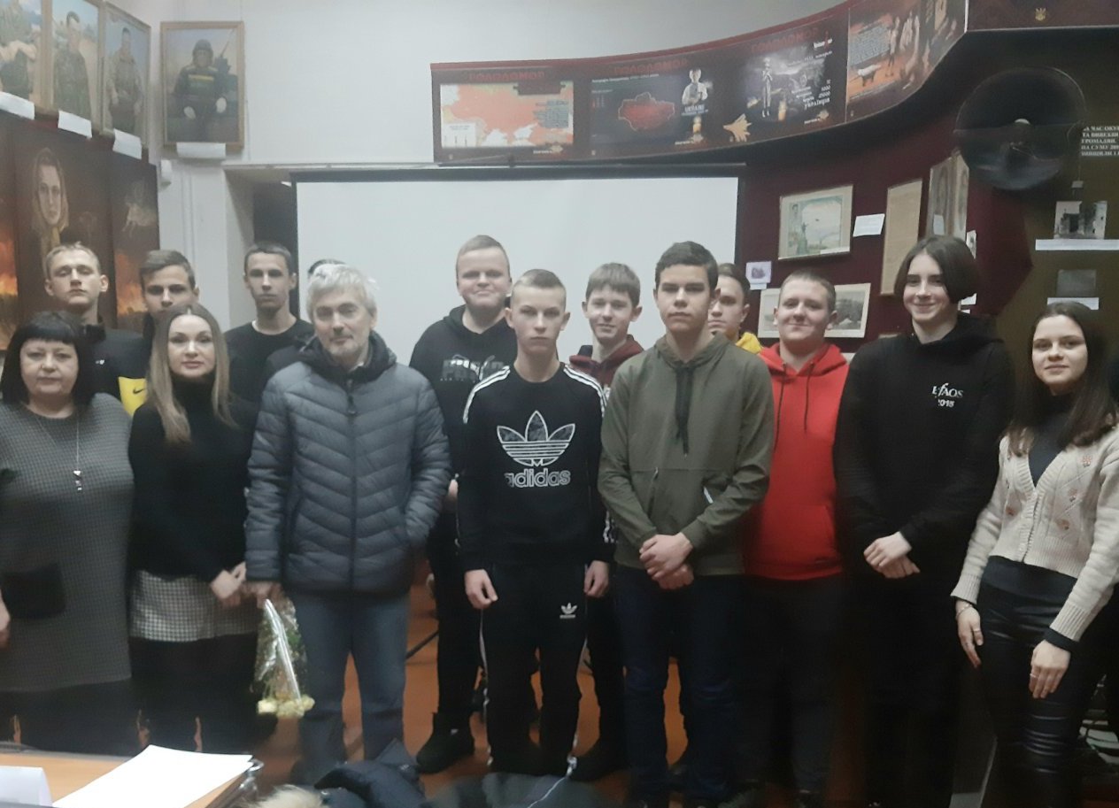 Кіборги вистояли, не встояв бетон…