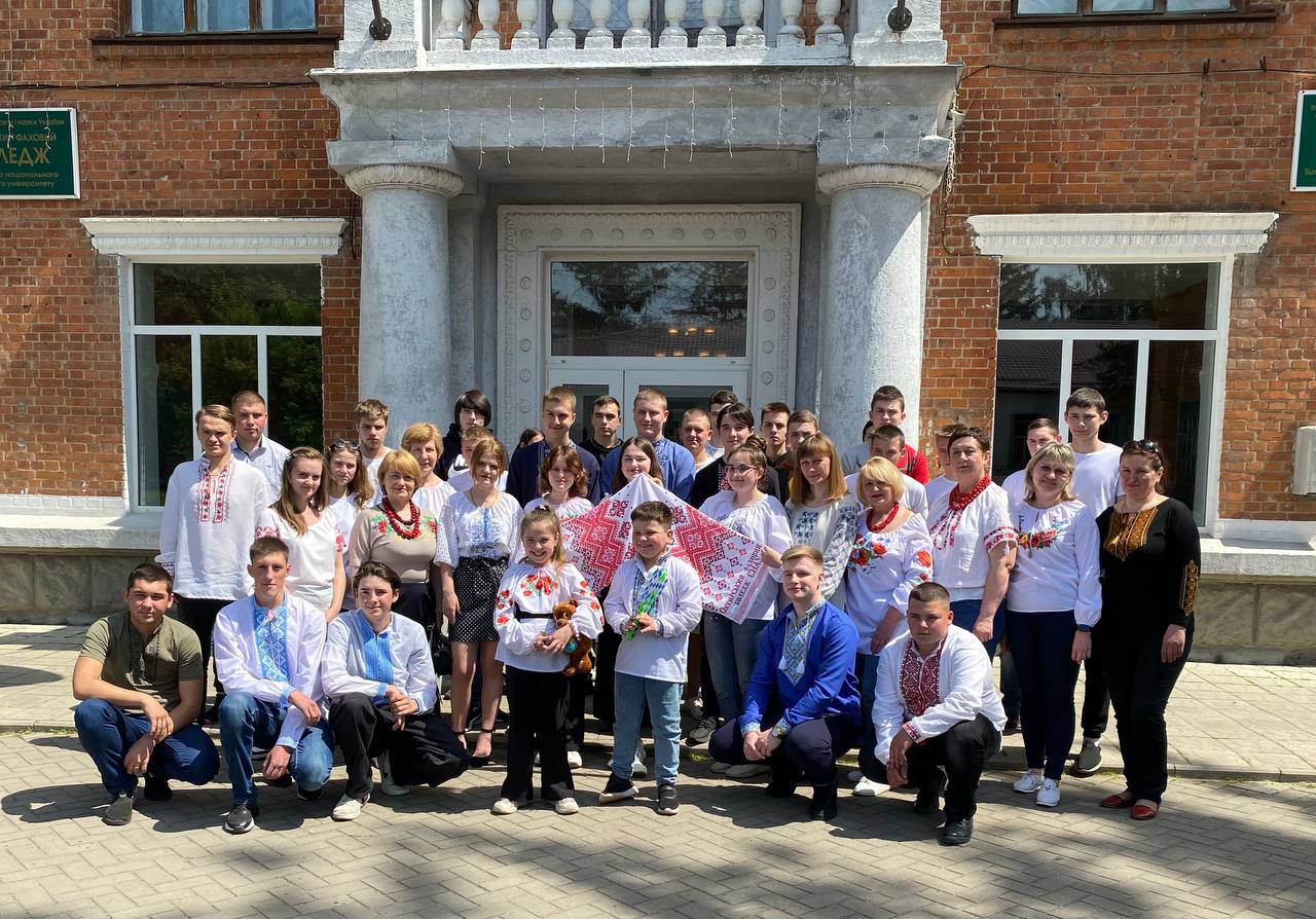 День вишиванки в Охтирському фаховому коледжу СНАУ